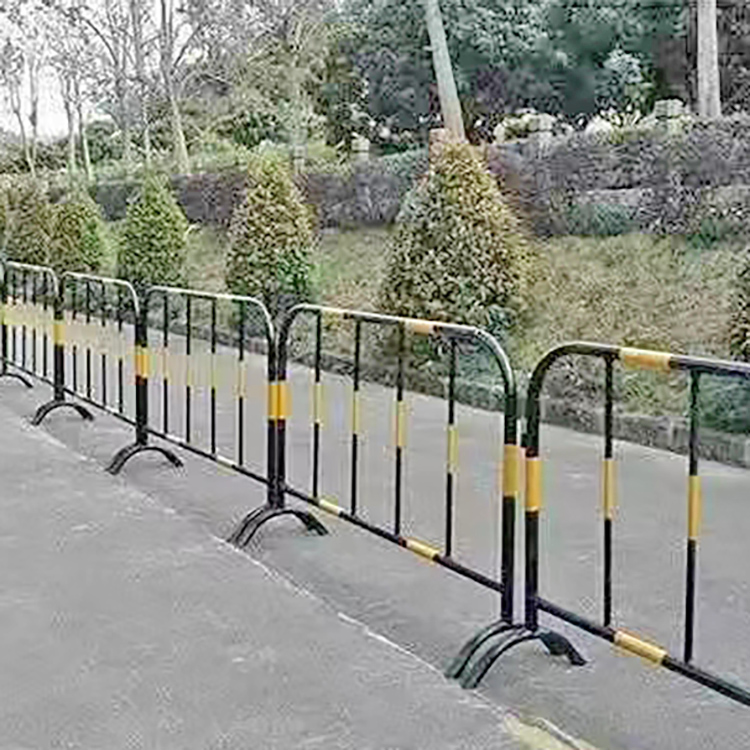 马路铁马